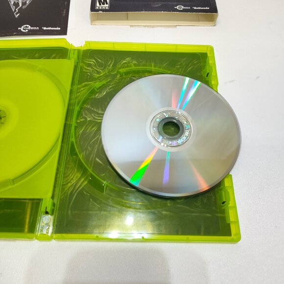 The Elder Scrolls V: Skyrim Legendary Edition Xbox 360 2-Disc Set W/ Booklet - Picture 9 of 9
